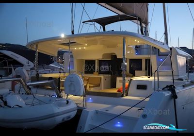 Lagoon 450F Flerskrovsbåt 2012, med Yanmar motor, Italien