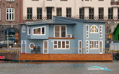 Grey Floating House Houseboat Hausboot / Flussboot 2015, Norwegen