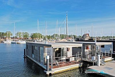HT4 Houseboat Mermaid 1 With Charter Huizen aan water 2019, The Netherlands
