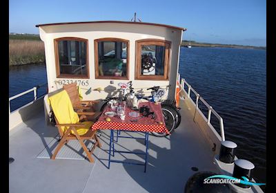 Luxe-Motor Live Aboard Huizen aan water 1898, met Daf motor, The Netherlands