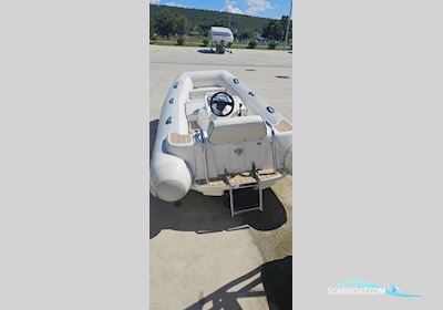 WILLIAMS 325 Inflatable / Rib 2010, with Weber engine, Croatia