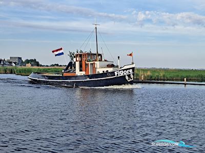 Sleepboot Figore Met Cbb Live a board / River boat 1939, with Industrie<br />3VD6 Lucht Gestart engine, The Netherlands