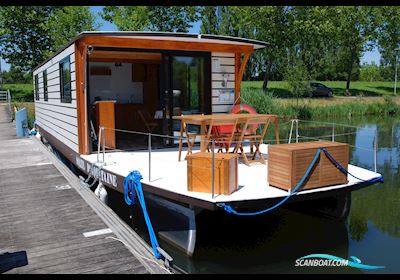 Solar Electrische Houseboat Catamaran Coche Standaard Live a board / River boat 2024, with ePropulsion engine, France