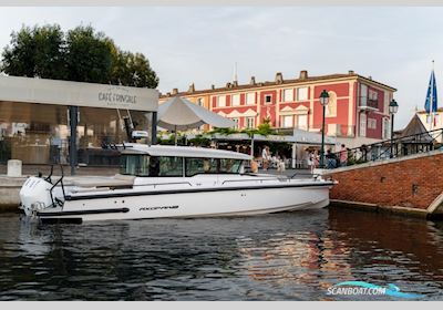 Axopar 37 Cross Cabin Motor boat 2024, with Mercury engine, France