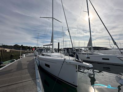 Bavaria C42 Motor boat 2024, with Yanmar engine, United Kingdom