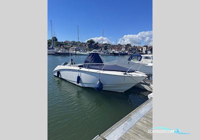 Boston Whaler 240 Outrage Motor boat 2006, with Yamaha engine, United Kingdom