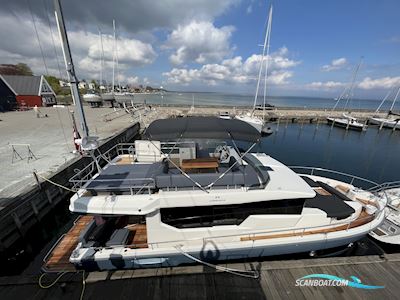 Cranchi T43 Eco Trawler LD - 2022 Motor boat 2022, with Volvo Penta Ips 500 x 2 Inkl. Dps og Assistent Docking engine, Denmark