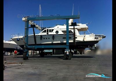 Guy Couach 1600 Fly Motor boat 1985, with GM engine, France