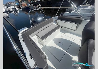 Jeanneau Cap Camarat 7.5 CC S?Rie 2 Motor boat 2017, with Yamaha engine, United Kingdom