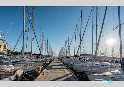 Place DE Port ST Cyprien -1 Motor boat 2027, with Sans Moteur engine, France