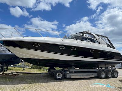 Princess V42 Motor boat 2007, with D6 350 engine, Denmark