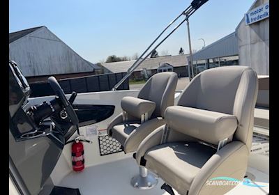 Quicksilver 555 Cabin Med Mercury F100 Efi Elpt Samt Masser af Udstyr Motor boat 2024, Denmark