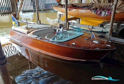 Riva Riviera Runabout Swiss Craft Motor boat 1962, with Chevy engine, The Netherlands