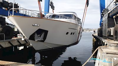 San Lorenzo SL 82 Motor boat 2003, with Caterpillar C30 Ditta 1550 KW engine, France