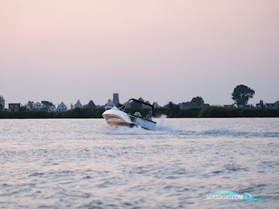 Sea Ray 230 Sun Sport Motor boat 2024, with MerCruiser  engine, Denmark