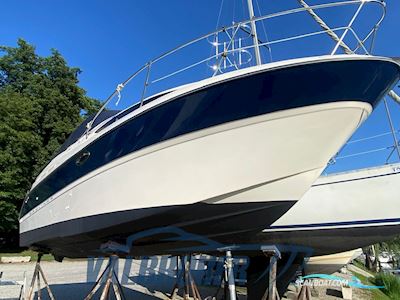 Bayliner 245 Ciera Motorbåd 2005, med Mercruiser Mag 350 V8 motor, Italien