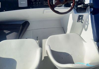 Beneteau Antares 980 Motorbåd 2005, med 2 x Volvo Penta Kamd 43 P motor, Sverige