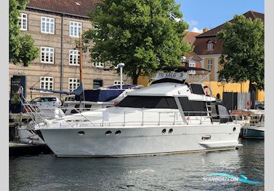 Italiensk Yacht 47 / Kajplads i Kbh Centrum Motorbåd 1973, med 2 x Detroit motor, Danmark