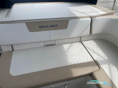 Bayliner VR5 Motorbåt 2017, med Mercruiser (4.5L) motor, England