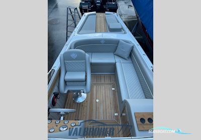 Comitti Wooden Boats Venezia 25 Classic Teak Motorbåt 2023, med Mercruiser 6.2 L V8 Bravo Iii motor, Italien