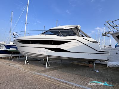 Bavaria SR33 HT Motorboat 2024, with Volvo Penta engine, United Kingdom