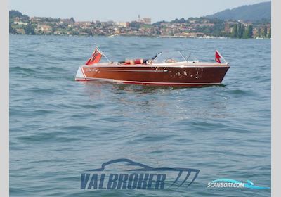 CHRIS CRAFT 19 CAPRI Motorboat 1959, with Chris Craft V8 engine, Italy