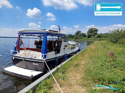 Crown Yachts Cruiser Motorboat 1978, with Mercedes engine, The Netherlands