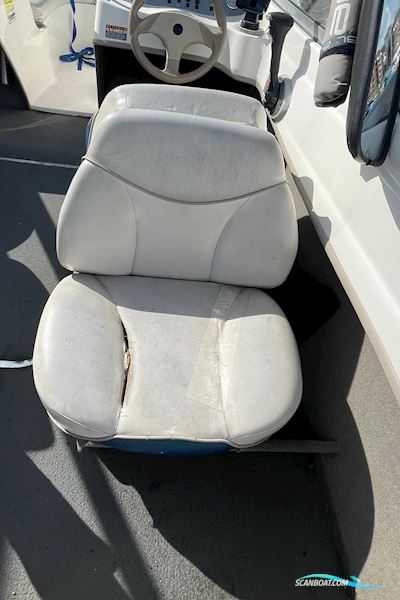 Bayliner 175 Bowrider Motorboot 2004, mit Mercruiser motor, England