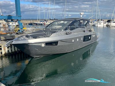 Cranchi M44 HT - 2022 Motorboot 2022, mit Volvo Penta D6 m/joystik motor, Dänemark