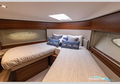 Princess Yachts 49 Motorboot 2017, mit 2 x Volvo IPS 800 motor, England