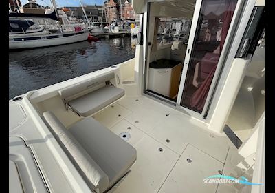 Quicksilver 755 Pilothouse Motorboot 2017, mit Mariner motor, England