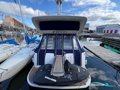 Azimut 46 Motorboten 2001, met Caterpillar 3209-450 DITA
 motor, Denemarken