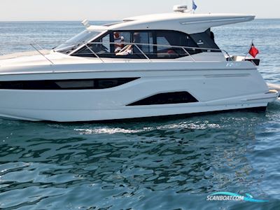 Bavaria R40 Coupe Motorboten 2022, met Volvo Penta motor, United Kingdom