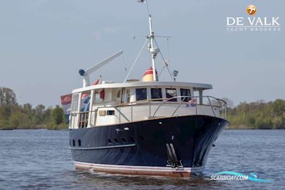 Feadship Canoe Stern Motorboten 1962, met Mercedes motor, The Netherlands