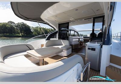 Princess Yachts V50 Motorboten 2024, met 2 x Volvo IPS 650 motor, United Kingdom