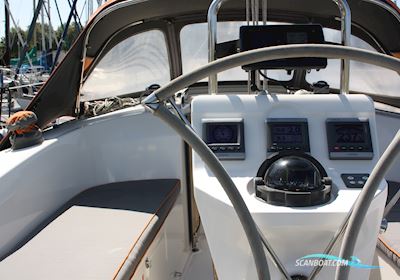 Bavaria 32 Cruiser Sailing boat 2011, with Volvo Penta D1-20 engine, The Netherlands