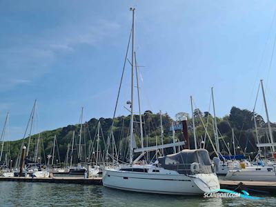 Bavaria 37 Cruiser Sailing boat 2014, with Volvo engine, United Kingdom