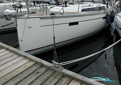 Bavaria 37 Cruiser Sailing boat 2015, with D1-30F engine, Denmark