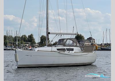 Jeanneau Sun Odyssey 33i Sailing boat 2011, with Yanmar engine, The Netherlands