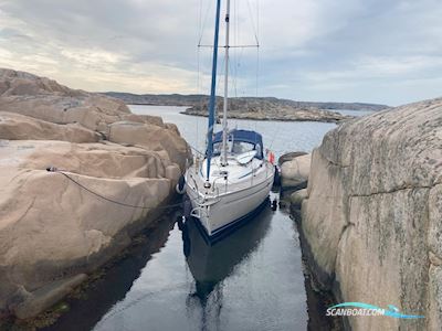 Bavaria 37 Sejlbåd 2000, med Volvo Penta 2030 motor, Sverige