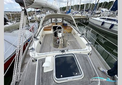 Hallberg Rassy 352 Zeilboten 1984, met Volvo Penta D2
 motor, Denemarken