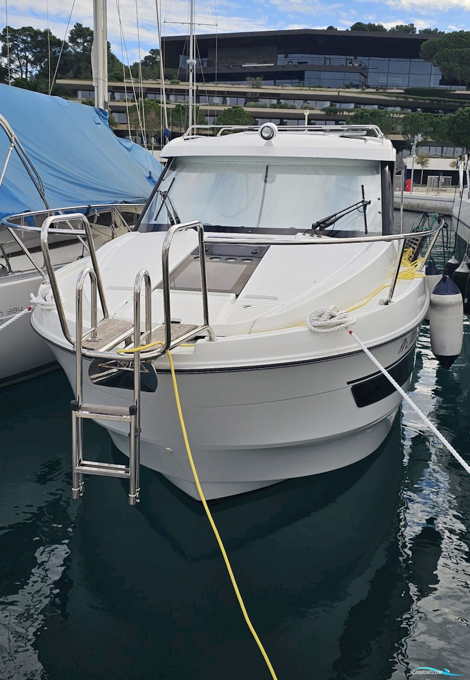 Beneteau Antares 9 Motor boat 2019, with Honda engine, Croatia