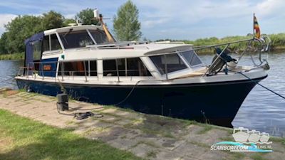 Lytton Discovery 850 Motor boat 1977, with Craftsman Marine engine, The Netherlands