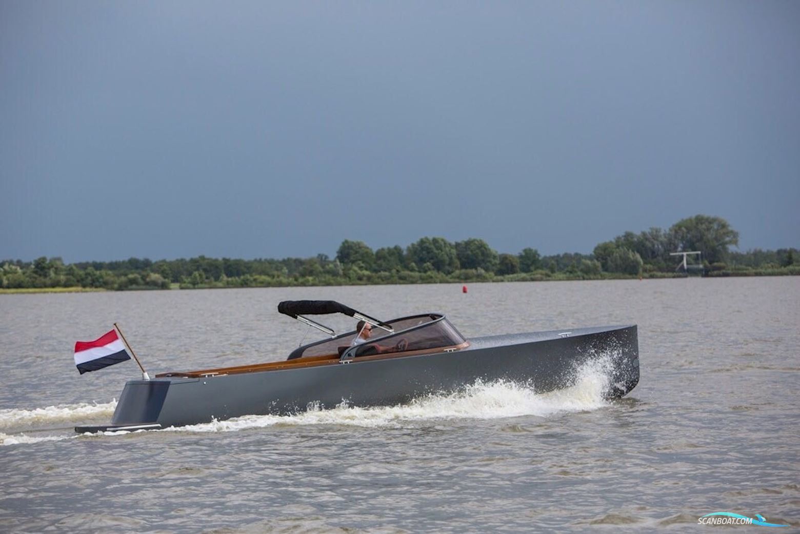 T-Liner 850 Cabrio Motorbåd 2018, Holland