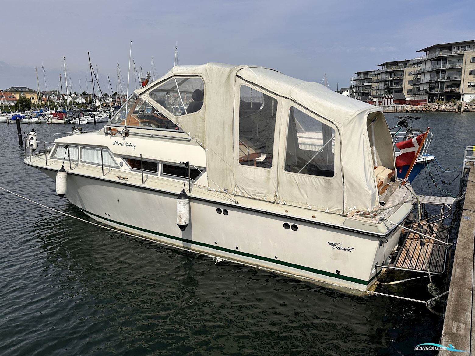 Coronet 32 Oceanfarer Motorbåt 1975, med Volvo Penta  KAD 44 EDC motor, Danmark