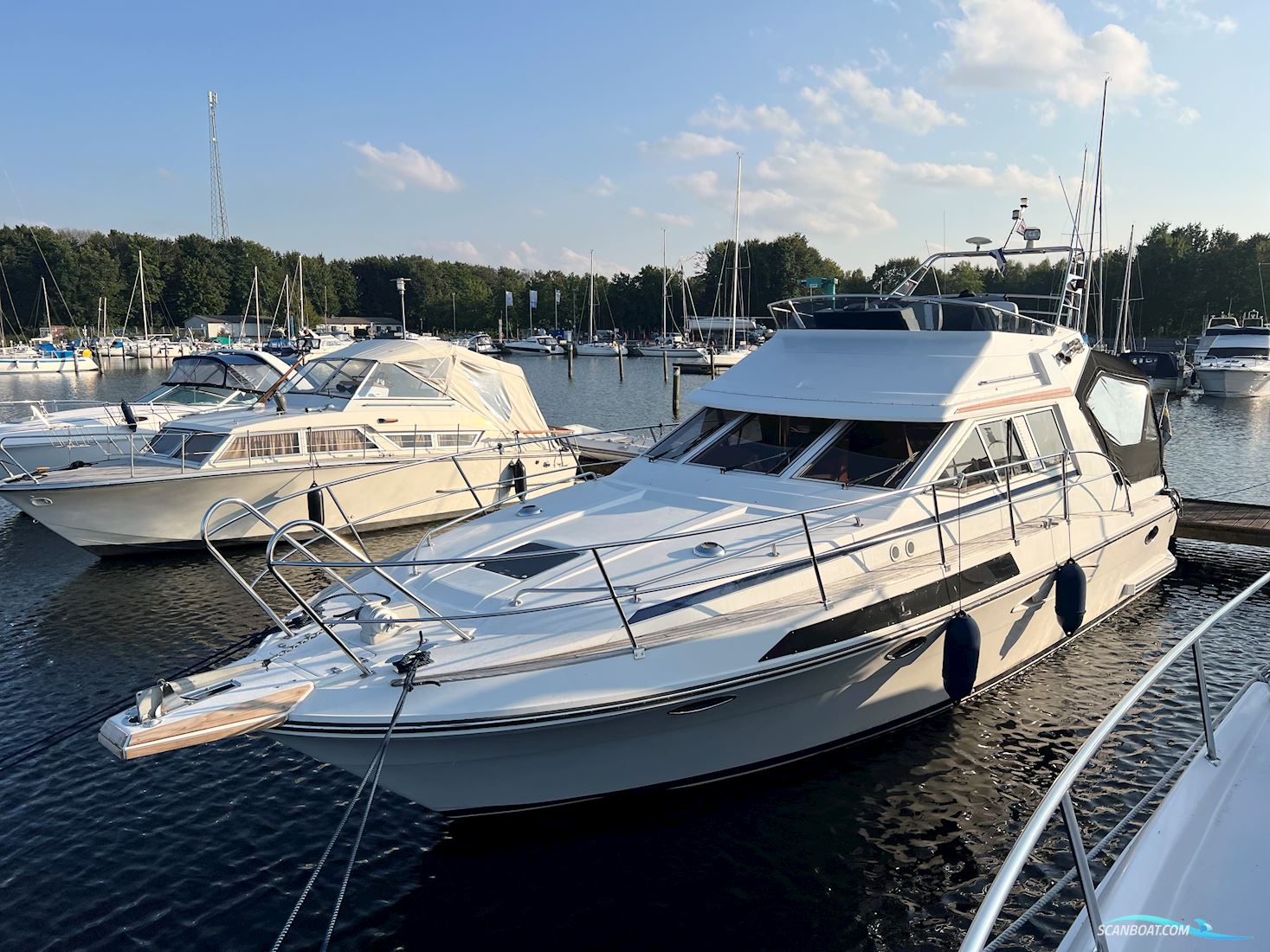 Euro Yacht 370 (Nord West 1100) Motorbåt 1989, med Dubbla Volvo Penta Tamd 61 C motor, Sverige