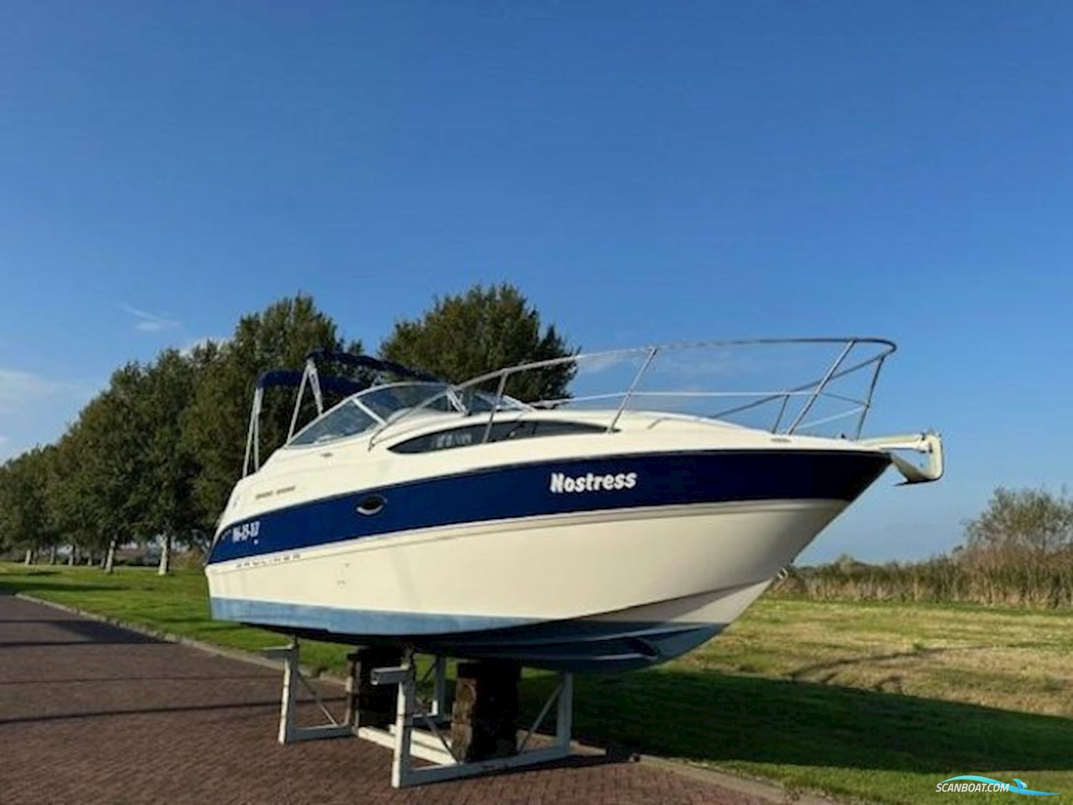 Bayliner 245 Ciera Motorboat 2004, with Mercury engine, The Netherlands