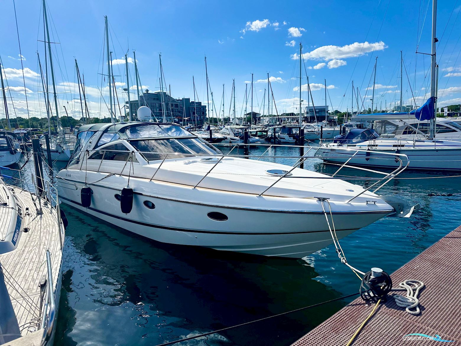 Princess V42 Motorboat 2001, with Volvo Penta Kad44 engine, Germany