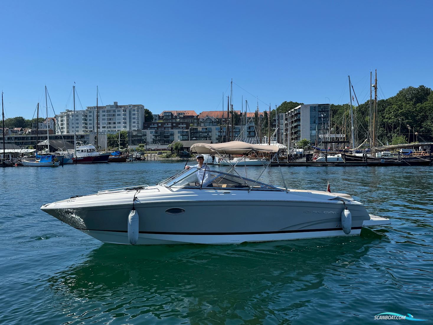 Regal 2750 Motorboat 2007, with Volvo Penta engine, Denmark