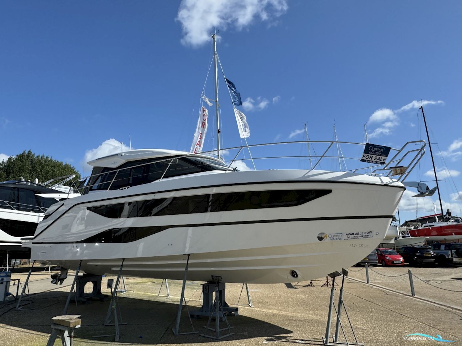 Bavaria SR36 HT Motorboot 2024, mit Volvo Penta motor, England